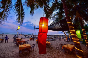 Отель International Beach Hotel & Restaurant  Hikkaduwa